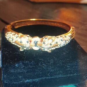 Vintage leopard bangle with glistening diamonds and Ruby eyes